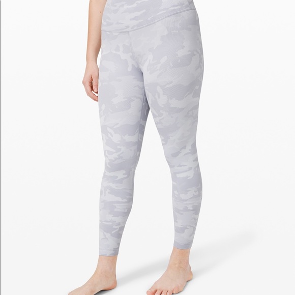 Lululemon Wunder Under - Picture 1 of 4